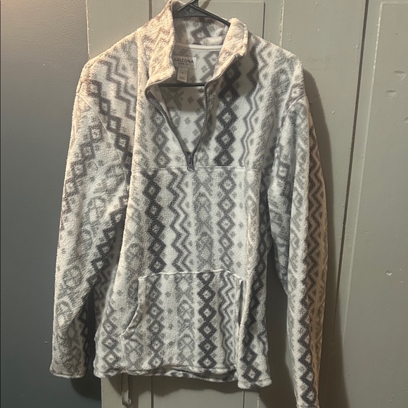 Arizona Jean Company Sweaters - Arizona Jean Company Women's White and Gray Patterned Cowl Sweater